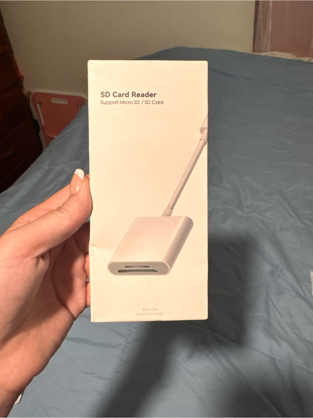 SD Card Reader - White